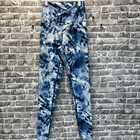 BEACH RIOT Tie-Dye Leggings‎ - Picture 1 of 13